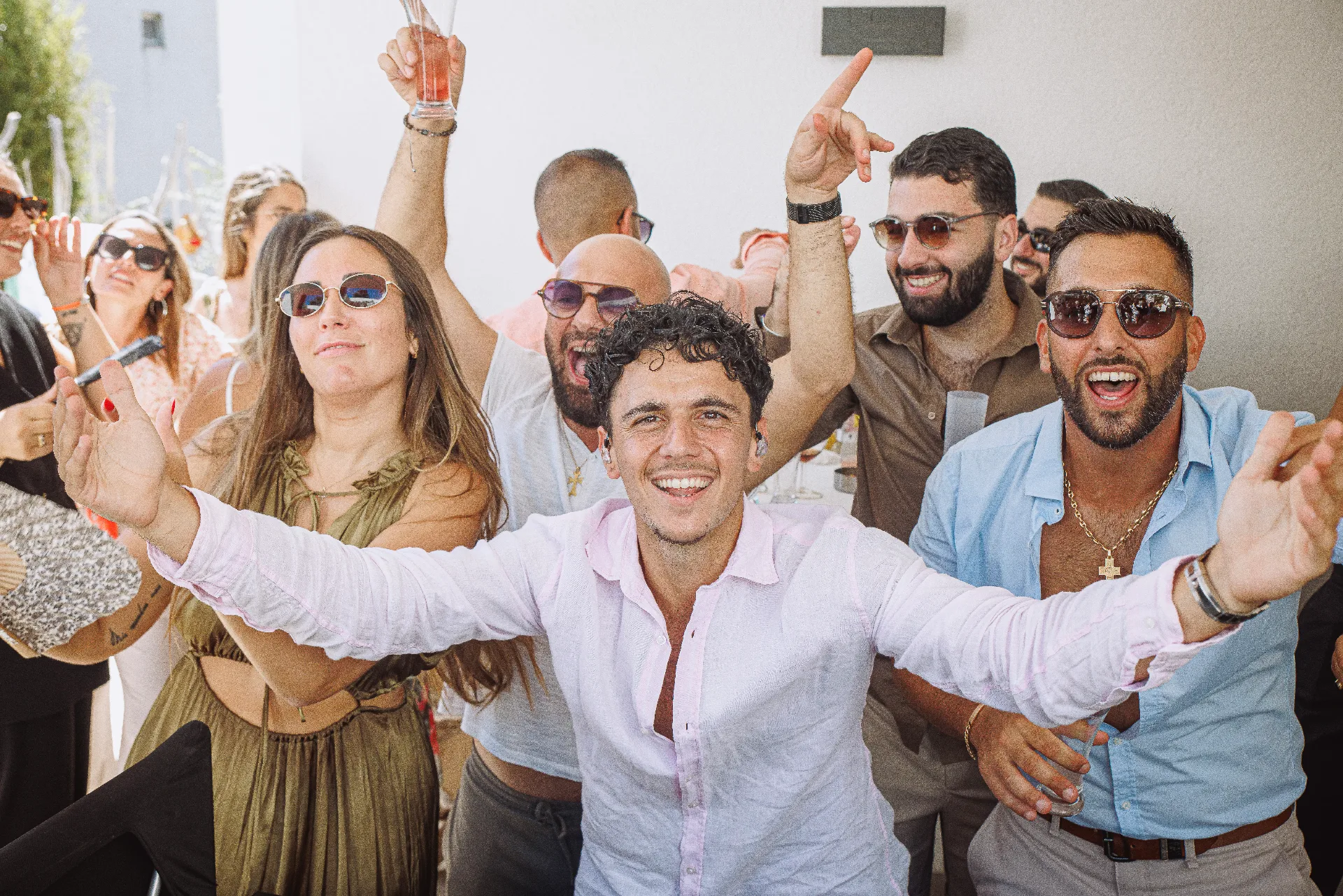 Mariage en journée festif avec l'ensemble des invités
